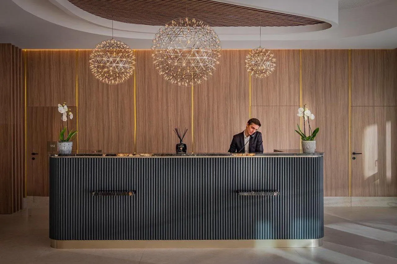 Golden Tulip Lyon Ouest Techlid Hotel Limonest