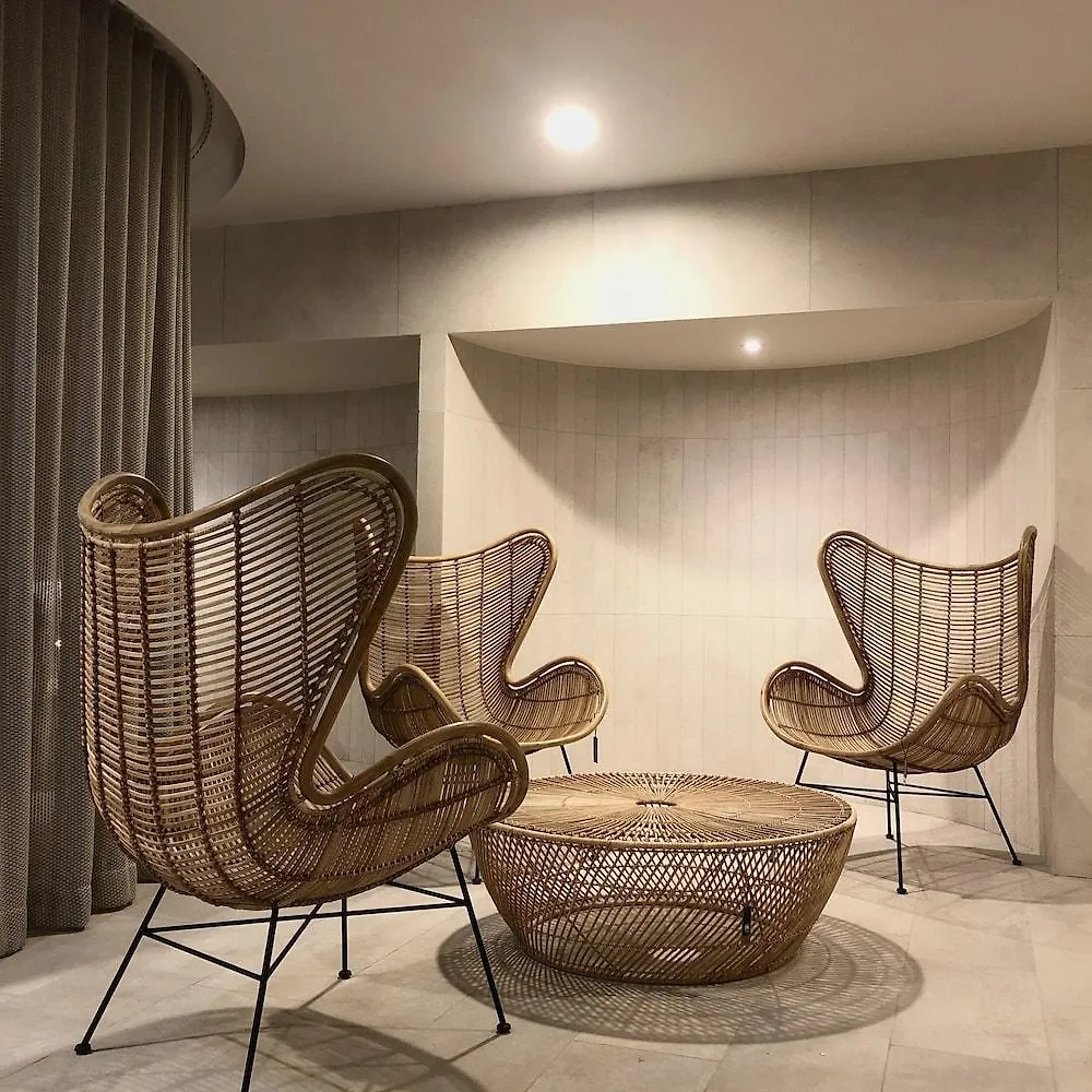 Golden Tulip Lyon Ouest Techlid Hotel Limonest 4*,